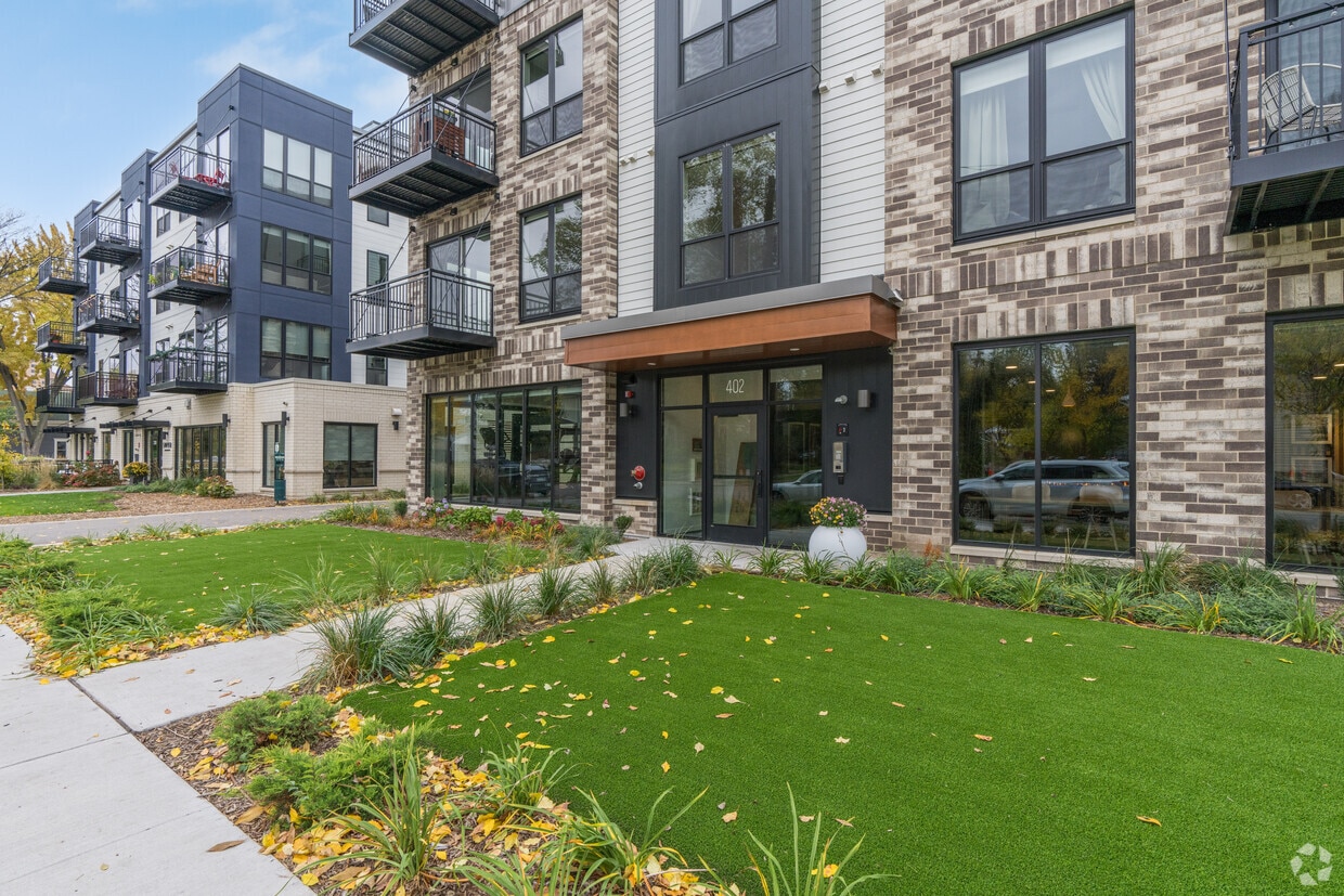 Huck Apartments - 402 2nd St Ne Minneapolis, MN 55413 | Apartments.com
