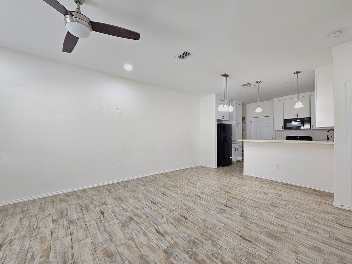 Primary Photo - 1809 Atrium Place Dr