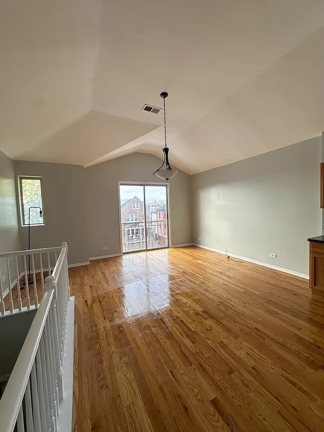 Building Photo - 2239 S Ridgeway Ave