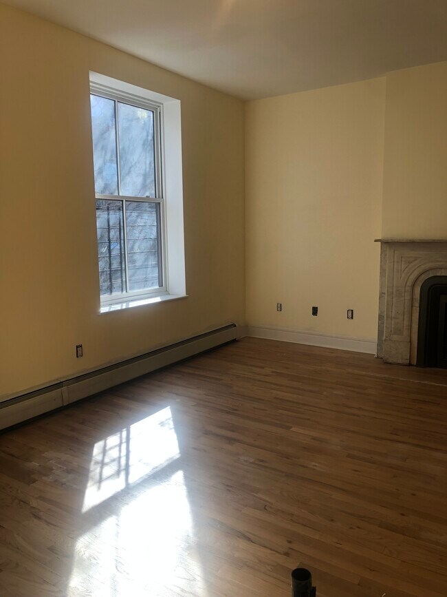 Foto del edificio - 34 W 130th St