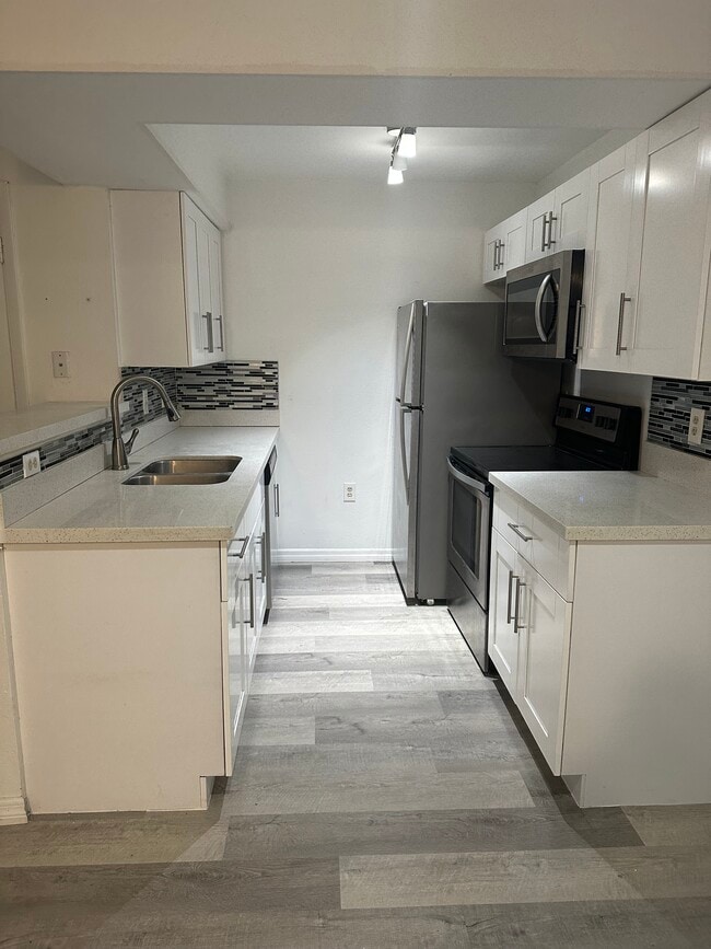 Building Photo - 15560 SW 104th Ter