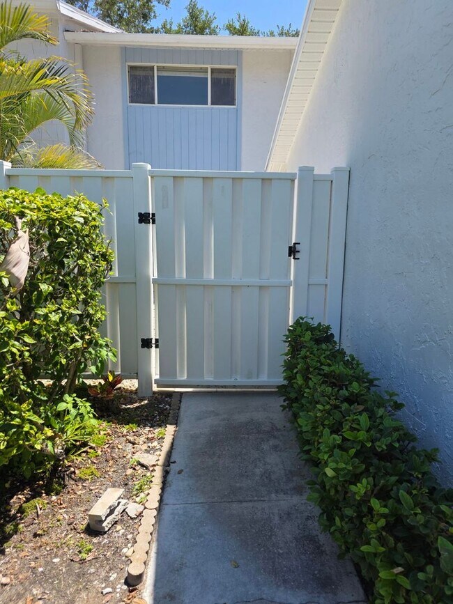 Foto del edificio - Waterfront Living Near Downtown St. Pete | Boat Access + Designer Finishes