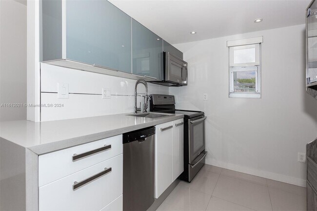 Foto del edificio - 1674 Bay Rd