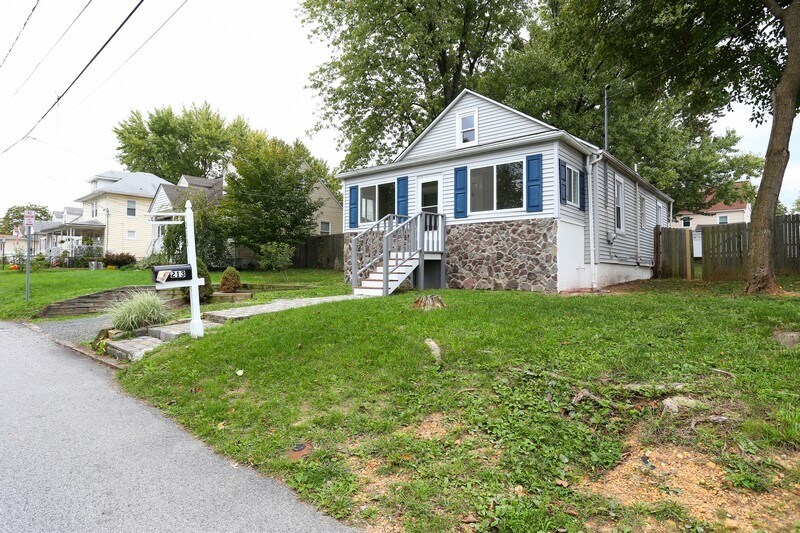 Primary Photo - 213 Cresswell Rd
