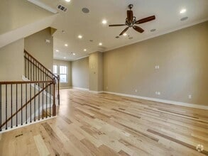 Building Photo - 1008 Highknoll Ln