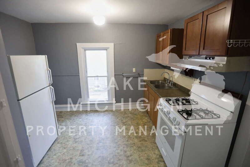Building Photo - 112 8th St