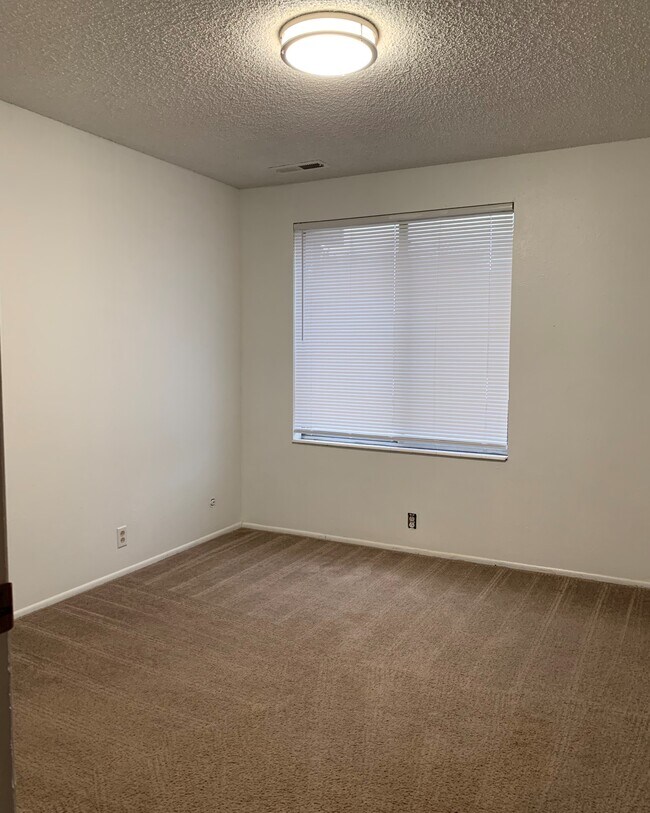 2nd Bdrm - 287 Cordelia Ave