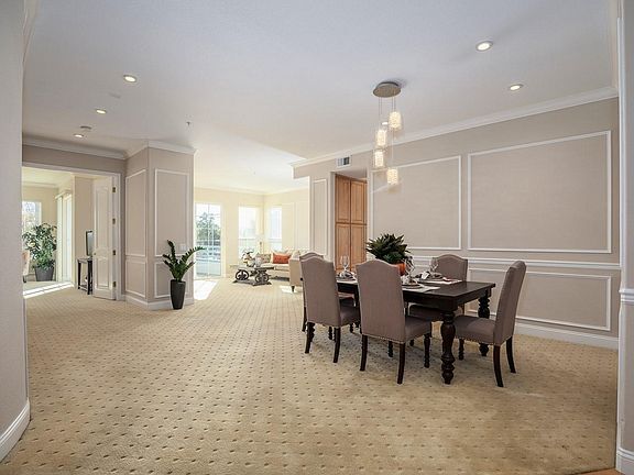 Foto del edificio - 740 Promontory Point Ln