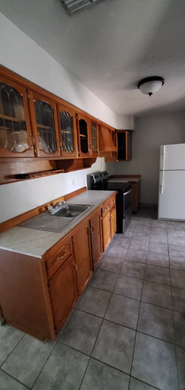 Building Photo - 214 Cottonwood Dr