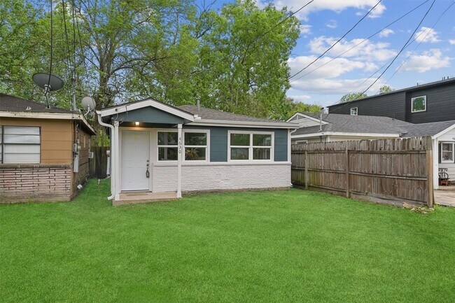 Building Photo - 4630 Clover St