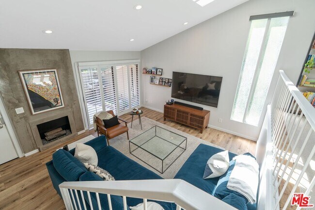 Foto del edificio - 13336 Maxella Ave