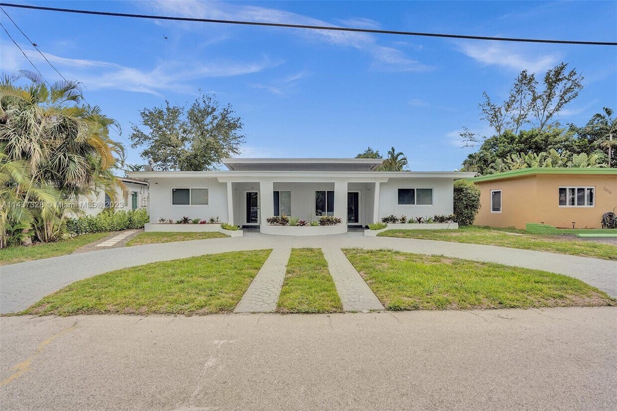 Primary Photo - 2018 NE 19th St