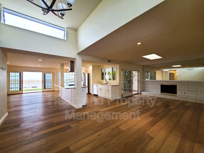 Building Photo - 3041 Driscoll Dr