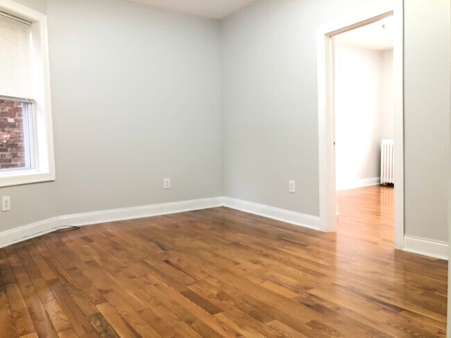 Building Photo - 863 Pavonia Ave