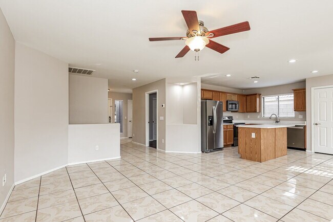 Foto del edificio - 4218 N 92nd Ln
