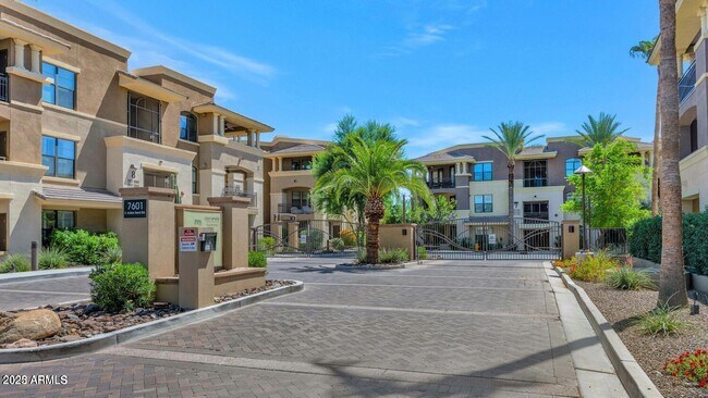 Foto del edificio - 7601 E Indian Bend Rd