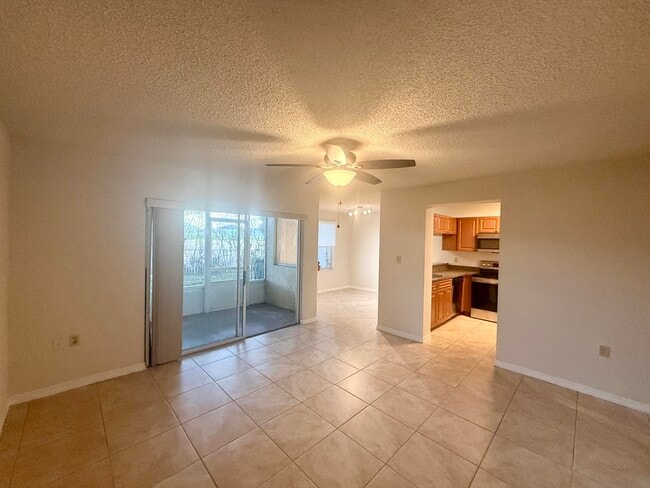 Foto del edificio - 15105 Glenmoor Dr