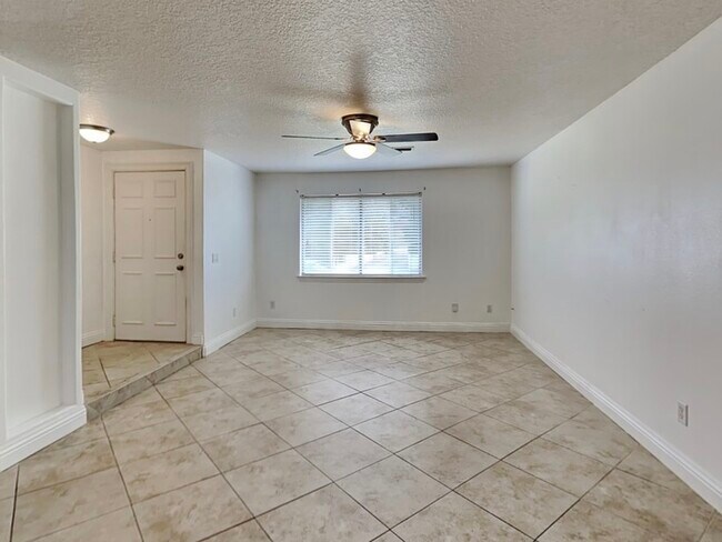 Foto del edificio - 202 Ramblewood Dr