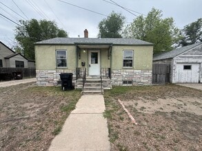 Building Photo - 414 W 24th St