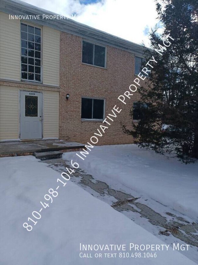 Foto del edificio - 6009 Holiday Gardens Dr