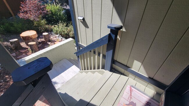 Foto del edificio - 2012 Woodland Dr