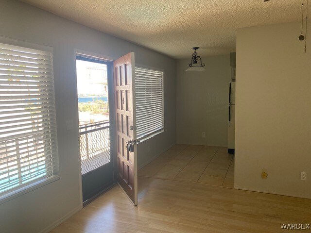 Building Photo - 571 Burkemo Ln