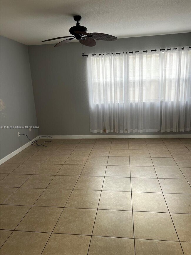 Foto del edificio - 1490 NE 33rd Ave