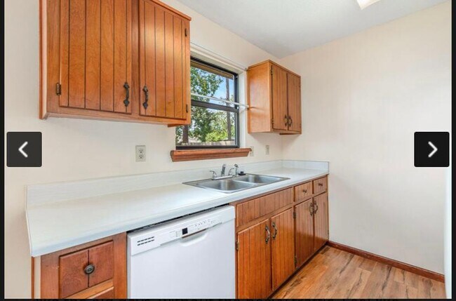 Foto del edificio - 413 Joellen Ln
