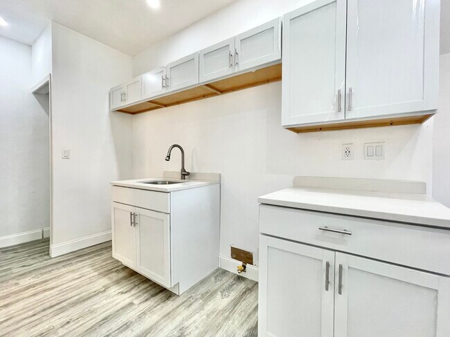 Foto del edificio - 2947 W Cortland St