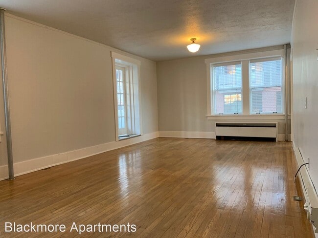 Building Photo - 120 S Black Ave