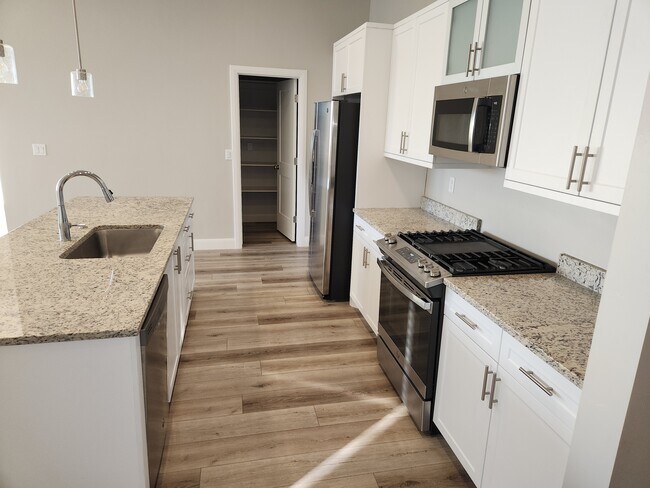 Kitchen - 188 S Desert Sage Ln