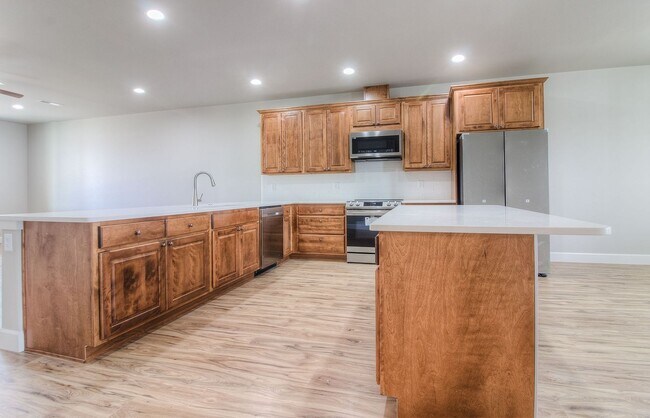 Foto del edificio - Gorgeous, Newly-Built Home in West Valley ...