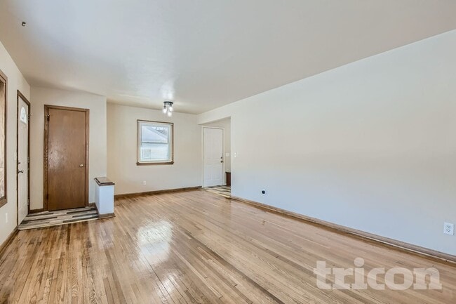 Building Photo - 3701 Woodbine Ln