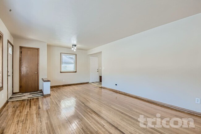 Foto del edificio - 3701 Woodbine Ln