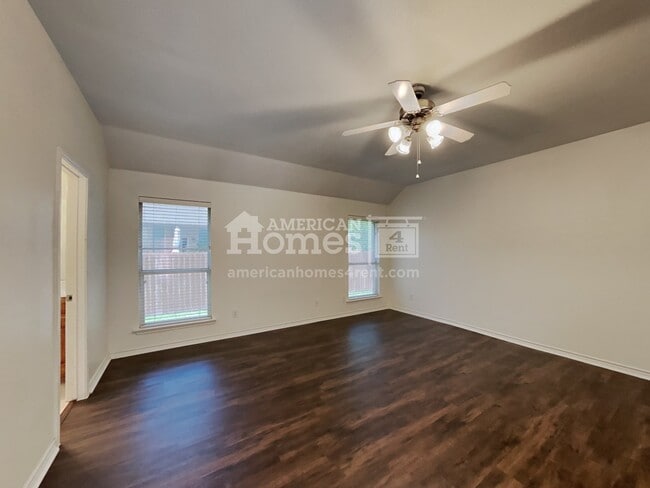 Building Photo - 521 Covey Trl