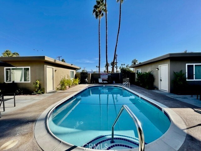 Building Photo - 45521 Sunset Ln