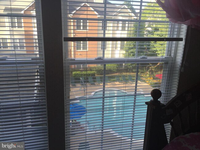 Foto del edificio - 4131 Fountainside Ln