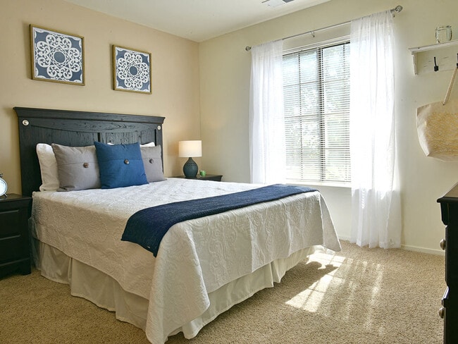 Bedroom - Stone Ridge Apartments