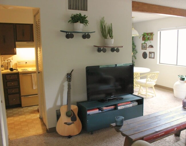 Foto del edificio - Contemporary Living Close to CSU & Amenities