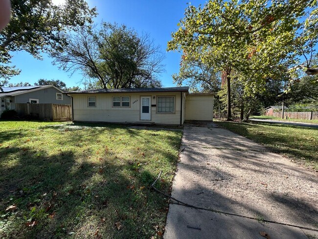 Foto del edificio - 3 Bedroom on S Glenn, Wichita KS!