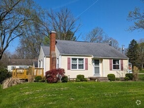 Building Photo - 1671 Woods Dr