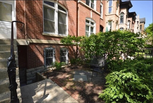 Foto del edificio - 556 W Belden Ave