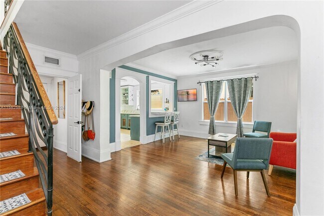 Foto del edificio - 18 NE 42nd St