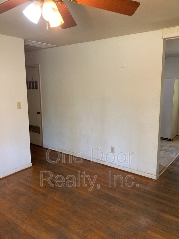 Building Photo - 120 Mimosa Dr