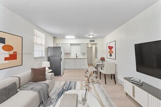 Building Photo - 1715 N 16th Ave