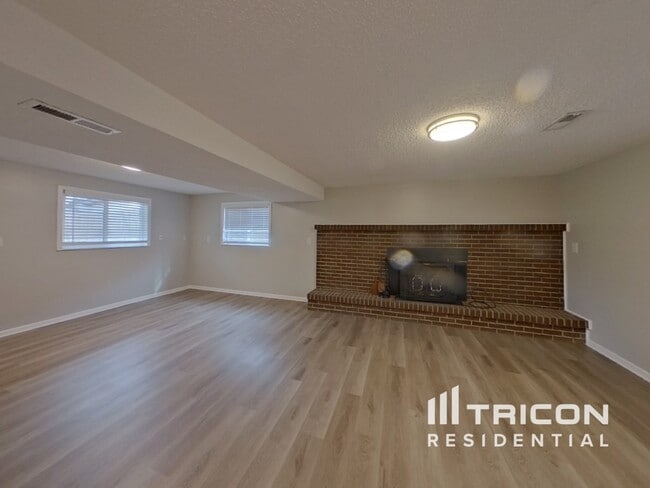 Building Photo - 7025 Loveland Terrace