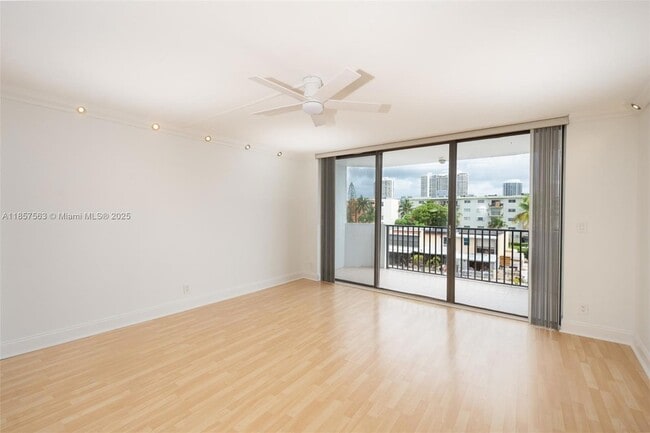 Foto del edificio - 3703 NE 166th St