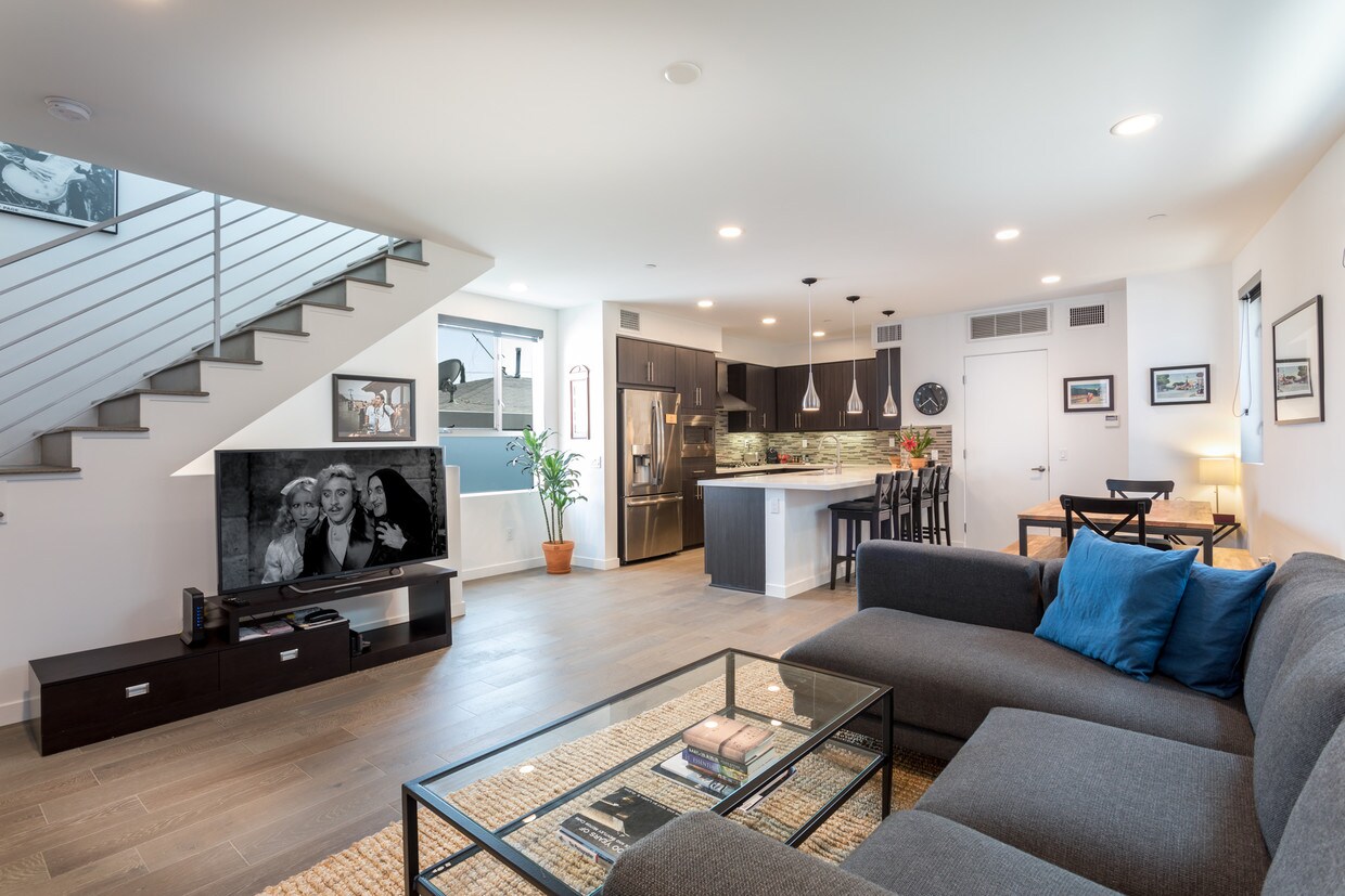 1923 N Gower St, Los Angeles, CA 90068 Townhome Rentals in Los Angeles CA