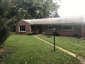 Building Photo - 210 Lawn Rd
