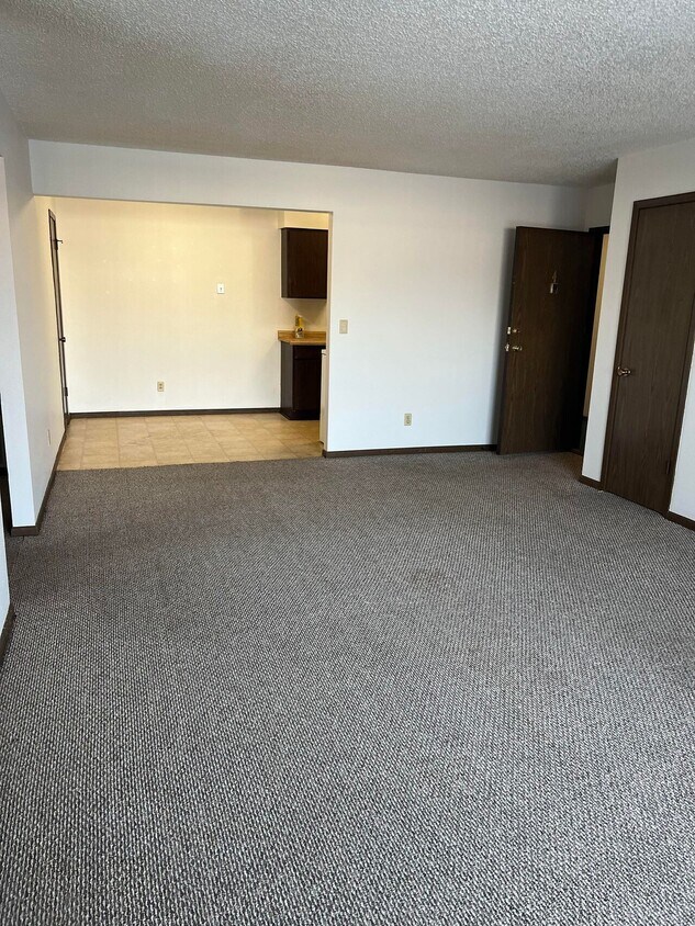 Building Photo - 1229 Ravenwood